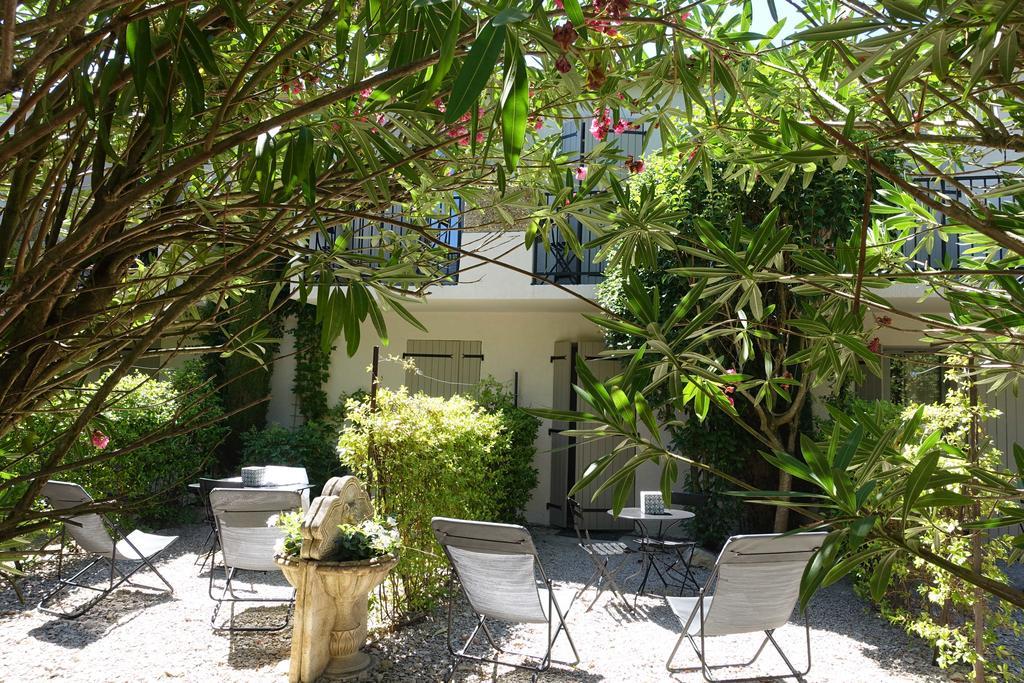 Hotel L'Amandiere Saint-Remy-de-Provence Exterior photo