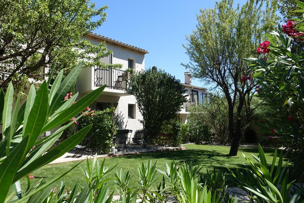 Hotel L'Amandiere Saint-Remy-de-Provence Exterior photo